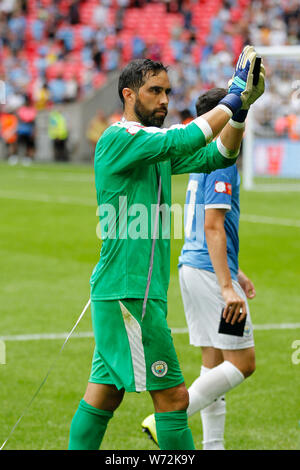 Londres, Royaume-Uni. Le 04 août, 2019. Match gagnant Claudio Bravo, de Manchester City pendant le match 2019 FA Community Shield entre Liverpool et Manchester City au stade de Wembley, Londres, Angleterre le 4 août 2019. Photo par Carlton Myrie. Usage éditorial uniquement, licence requise pour un usage commercial. Aucune utilisation de pari, de jeux ou d'un seul club/ligue/dvd publications. Credit : UK Sports Photos Ltd/Alamy Live News Banque D'Images