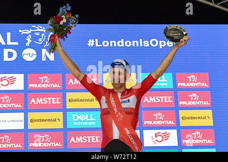 Londres, Royaume-Uni. Le 04 août, 2019. Michael Morkov (3e) à la présentation du gagnant après la RideLondon-Surrey Prudential RideLondon classique pendant au Mail on Sunday, June 04, 2019 à Londres, Royaume-Uni. Credit : Taka G Wu/Alamy Live News Banque D'Images