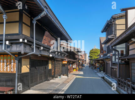 Les bâtiments traditionnels japonais sur Kamisannomachi, une rue de la vieille-Sanmachi suji district,Takayama, Gifu Prefecture, Honshu, Japan Banque D'Images