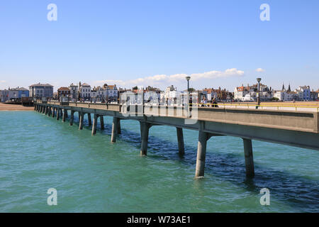 Le quai historique dans la ville de bord de traiter, sur une journée d'été, dans la région de East Kent, England, UK Banque D'Images