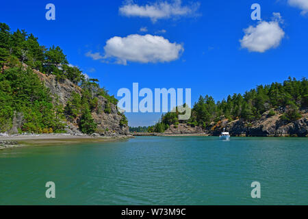 Vue sur le canal Swinomish près de la mer des Salish de la Conner, Washington Banque D'Images