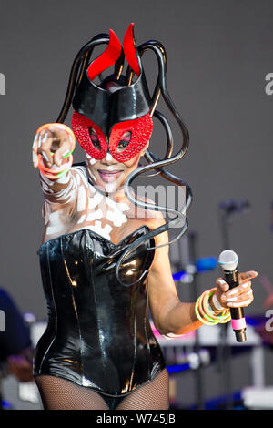 Brighton, UK. Le 04 août, 2019. Grace Jones effectue à LOVEBN1FEST dans le cadre de fierté à Brighton & Hove, Brighton Preston Park le 4 août 2019. Photo par Tabatha Fireman / perspective féminine Crédit : perspective féminine/Alamy Live News Banque D'Images