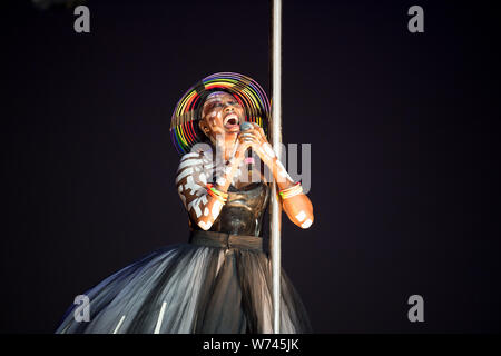 Brighton, UK. Le 04 août, 2019. Grace Jones effectue à LOVEBN1FEST dans le cadre de fierté à Brighton & Hove, Brighton Preston Park le 4 août 2019. Photo par Tabatha Fireman / perspective féminine Crédit : perspective féminine/Alamy Live News Banque D'Images