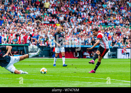 4 augustus 2019 Rotterdam, pays-Bas football Néerlandais Eredivisie Feyenoord v Sparta Rotterdam 04-08-2019: Voetbal: Feyenoord v Sparta Rotterdam: Rotterdam L-R Orkun Kokcu Banque D'Images