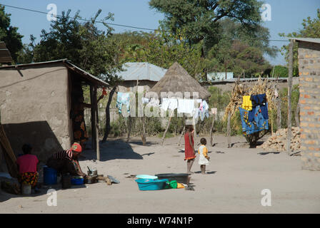 Hanging out lavage, Mwandi, Zambie, Afrique. Banque D'Images