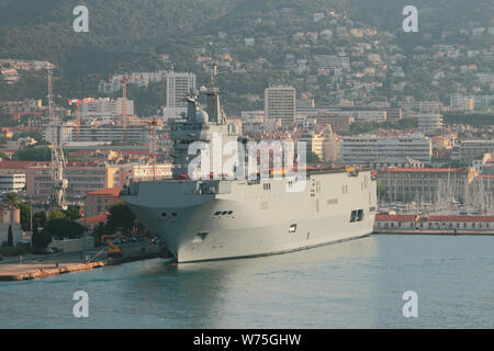 Toulon, France - Jul 01, 2019 : Universal landing ship 'Minister' Banque D'Images