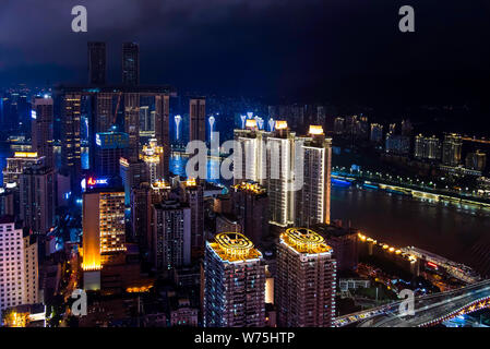 Chongqing, Chine - 23 juillet 2019 : paysage urbain et gratte-ciel de la municipalité de Chongqing en Chine Banque D'Images