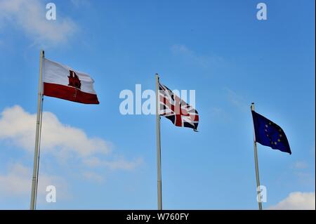 British, Gibraltar et de l'Union européenne les drapeaux sur Gibraltar Janvier 2019 | Conditions dans le monde entier Banque D'Images