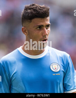 Londres, ANGLETERRE - 04 août : Rodrigo "Rodri" Hernández Cascante de Manchester City a l'air sur le bouclier de la Communauté au cours de FA match entre Liverpool et Manchester City à Wembley le 4 août 2019 à Londres, en Angleterre. (Photo par Sebastian Frej/MO Media) Banque D'Images