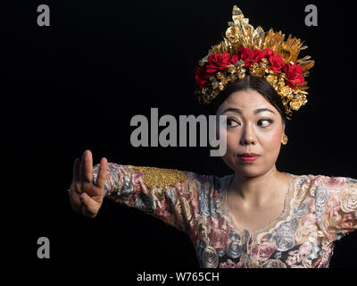 Portrait de danse balinaise et gamelan membre du groupe. La danse et la musique traditionnelles de Bali, Indonésie, Asie du Sud-Est, y compris Legong Barong Danse de bienvenue Banque D'Images