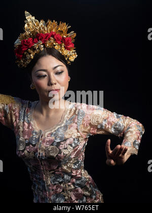 Portrait de danse balinaise et gamelan membre du groupe. La danse et la musique traditionnelles de Bali, Indonésie, Asie du Sud-Est, y compris Legong Barong Danse de bienvenue Banque D'Images