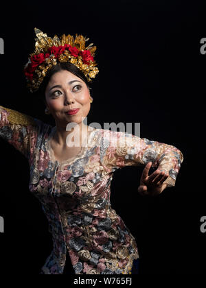 Portrait de danse balinaise et gamelan membre du groupe. La danse et la musique traditionnelles de Bali, Indonésie, Asie du Sud-Est, y compris Legong Barong Danse de bienvenue Banque D'Images