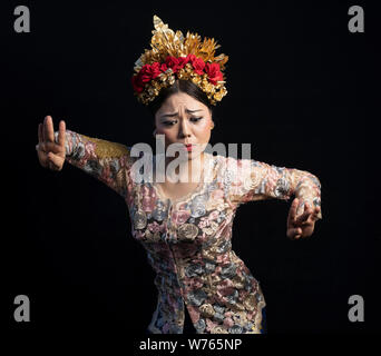 Portrait de danse balinaise et gamelan membre du groupe. La danse et la musique traditionnelles de Bali, Indonésie, Asie du Sud-Est, y compris Legong Barong Danse de bienvenue Banque D'Images
