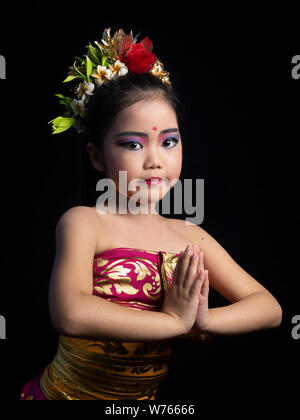 Portrait de danse balinaise et gamelan membre du groupe. La danse et la musique traditionnelles de Bali, Indonésie, Asie du Sud-Est, y compris Legong Barong Danse de bienvenue Banque D'Images