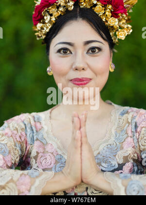 Portrait de danse balinaise et gamelan membre du groupe. La danse et la musique traditionnelles de Bali, Indonésie, Asie du Sud-Est, y compris Legong Barong Danse de bienvenue Banque D'Images