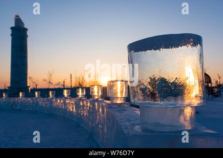 Une vue de sculptures de glace de l'afficheur pendant le 19e Chine Harbin Ice and Snow World 2018 à Harbin City, Heilongjiang province du nord-est de la Chine, 26 Décembre Banque D'Images