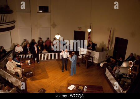 Une scène de la pièce de To Kill A Mockingbird, effectuée à Monroeville, Pennsylvania Description physique : 1 photographie : numérique, TIFF, la couleur. Notes : Cette présentation spéciale commémore le 50e anniversaire du best-seller, le prix Pulitzer en roman d'Harper Lee, originaire de Monroeville, Alabama. De nombreux lettrés et les résidents locaux estiment certains de l'enfance de Mme Lee connaissances ont servi de modèle pour les personnalités dans le vénéré livre concernant la lutte contre l'injustice raciale dans le sud pendant les années 1930. ; Don ; F. George Landegger ; 2010 ; (DLC/PP-2010:090) ; le formulaire. Banque D'Images