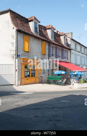 La ville de l'écrit et de l'artisanat livre Montmorillon France Banque D'Images