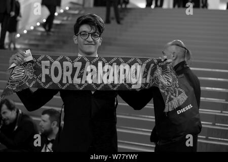 CANNES, FRANCE - MAY 19 : un invité assiste à la Diego Maradona le dépistage au cours de la 72e Festival de Cannes (Mickael Chavet) Banque D'Images