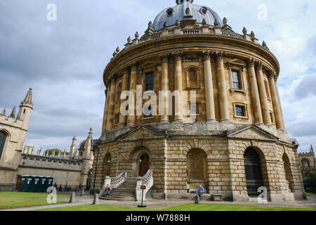 La Radcliffe Camera bâtiment est l'un des plus recognizible les bâtiments de l'université dans la ville. Banque D'Images