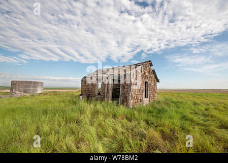 Ferme abandonnée sur la prairie dans le sud de la Saskatchewan. Banque D'Images