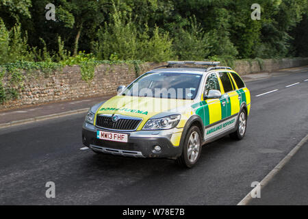 Offres et Skoda voiture ambulance ambulancier assistance médicale d'urgence Banque D'Images