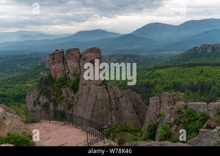 Point de vue de la forteresse Kaleto.Belogradchik rocks depuis le haut, Belogradchik , Bulgarie. Banque D'Images