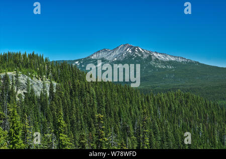 Ou : Le comté de Douglas, Cascades, l'aire des pics de diamants de l'Umpqua National Forest ; vue sur la montagne Cowhorn. Banque D'Images