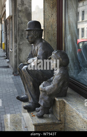 Monument à Charlie Chaplin en Chelmza. Pologne Banque D'Images