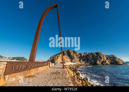 PORTAL DE COSTA BRAVA (©NON TROUVÉ) PUNTA SA PALOMERA ROCK BLANES COSTA BRAVA Gérone Catalogne Espagne Banque D'Images