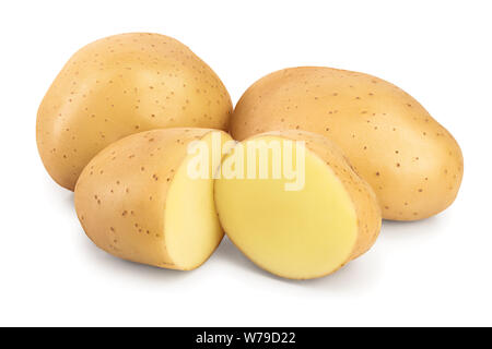 Pomme de terre jeune isolé sur fond blanc. Nouvelle récolte Banque D'Images