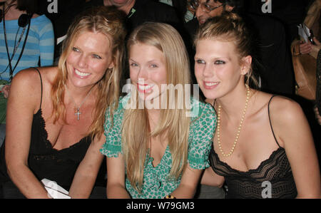 Patti Hansen, filles Alexandra Richards, Theodora Richards, 2005, photo de John Barrett/PHOTOlink Banque D'Images