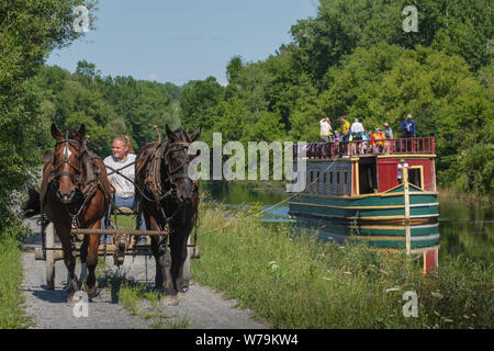 Chevaux tirant packet boat, Erie Canal Village, Rome, New York, Oneida Comté Banque D'Images