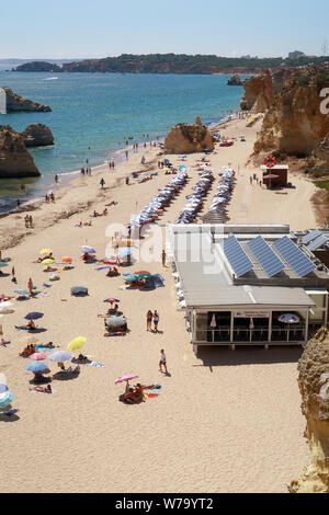 Praia dos Tres Castelos en 2124 Banque D'Images