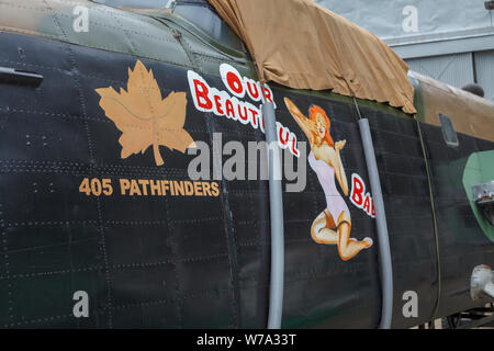 Seconde Guerre mondiale, des bombardiers Lancaster KB976 Section 11 KB976 nez du fuselage et construire, d'une exposition en 2011 au Musée de Brooklands, Weybridge, Surrey, UK Banque D'Images