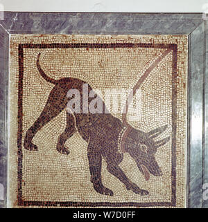 Mosaïque romaine de chien, Cave Canem, Pompéi, Italie. Artiste : Inconnu Banque D'Images