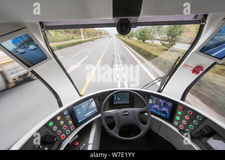 Vue intérieure d'un railless train, développé par le CCRR Zhuzhou Institute Co., Ltd, exécuté sur le premier ART (transport urbain rapide et autonome) lin Banque D'Images