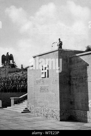 Adolf Hitler prononce un discours à l'Luitpold Arena, Nuremberg, Allemagne, 1936. Artiste : Inconnu Banque D'Images