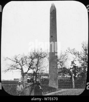 Obélisque, Héliopolis, Egypte, c1890. Artiste : Newton & Co Banque D'Images