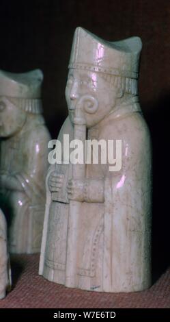 Un évêque - l'Lewis Chessmen, (Norvégien ?), c1150-c1200. Artiste : Inconnu Banque D'Images