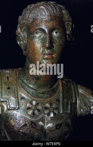 Statuette en alliage de cuivre de Nero dans le couvert d'Alexandre le Grand, la Grande-Bretagne romaine, Ier siècle ap. Artiste : Inconnu Banque D'Images