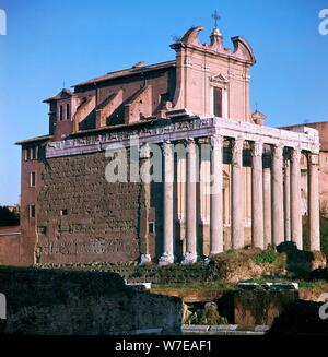 Temple d'Antonin et Faustine, 2e siècle. Artiste : Inconnu Banque D'Images