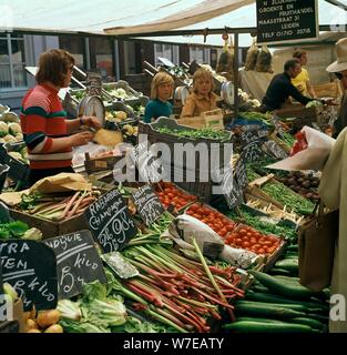 Marché du samedi matin à Leyde. Artiste : CM Dixon Artiste : Inconnu Banque D'Images