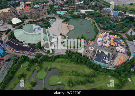 Xuzhou, Jiangsu, Chine. 6e août 2019. Jiangsu, Chine-photo aérienne montre Chine parc des dinosaures à Changzhou, Jiangsu province, le 5 août, 2019.fondée en 2000, Shanghai China Dinosaur Park est un parc à thème des dinosaures l'intégration de la vulgarisation scientifique, de divertissement et de performance.Il est connu sous le nom de ''Jurassic orientale''.Le parc a sept secteurs thématiques, plus de 50 projets d'extrême, plus de 10 différents styles de spectacles à thème chaque jour. Crédit : SIPA Asie/ZUMA/Alamy Fil Live News Banque D'Images