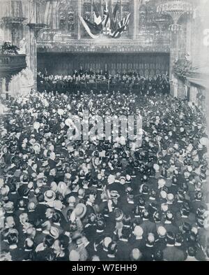 La grande réunion de recrutement à la Guildhall de Londres, 1914. Artiste : Inconnu Banque D'Images