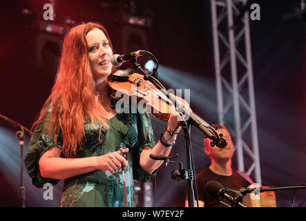 Kathryn Tickell et l'assombrissement d'effectuer au Festival, Wickham Wickham, UK. 2 août 2019 Banque D'Images