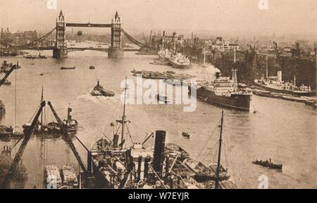 'London - Tower Bridge et la piscine', c1910. Artiste : Inconnu. Banque D'Images