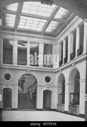 L'intérieur de l'espace public, New York Life Insurance Company Building, Chicago, Illinois, 1923. Artiste : Inconnu. Banque D'Images