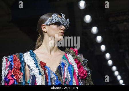 - Rebelpin AltaRoma fashion awards 2019 la mode européenne concurrence pour designers européens - Catwalk comprend : modèle Où : Rome, Latium, Italie Quand : 05 Jul 2019 Credit : IPA/WENN.com **Uniquement disponible pour publication au Royaume-Uni, USA, Allemagne, Autriche, Suisse** Banque D'Images