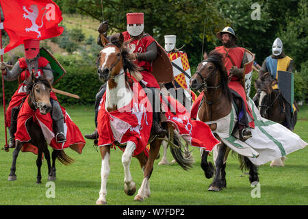 Reenactors recréer le 1265 Bataille d'Evesham où Simon de Montfort et son armée sont défaits par l'armée royale. Banque D'Images